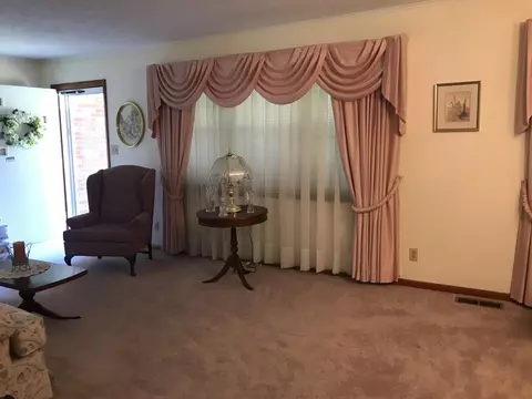 Living - 593 Meek St, Talbott, TN 37877 photo 1 of 3