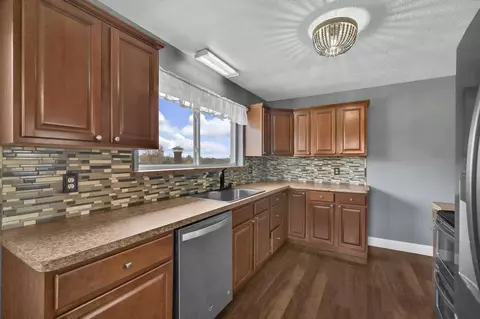 Kitchen - 236 Navaho Trl Trl, Talbott, TN 37877 photo 2 of 5