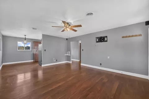 Living - 236 Navaho Trl Trl, Talbott, TN 37877 photo 5 of 9