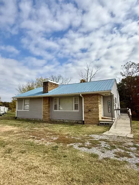 4200 Mount Carmel Rd, Mosheim, TN 37818