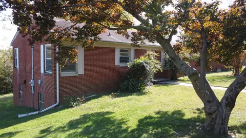 2162 E Outer Dr, Morristown, TN 37814 photo 2