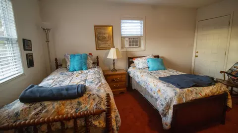 Bedroom - 1154 Lakeshore Rd, Talbott, TN 37877 photo 2 of 6