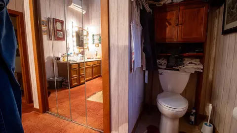 Bath - 1154 Lakeshore Rd, Talbott, TN 37877 photo 4 of 7