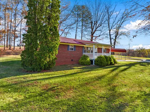 174 Cedric Dr, Bean Station, TN 37708 photo 3