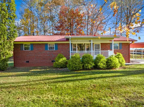174 Cedric Dr, Bean Station, TN 37708 photo 2