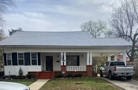 348 Jefferson Ave, Newport, TN 37821