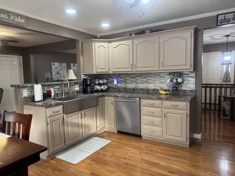 Kitchen - 7344 Sweetbriar Dr, Talbott, TN 37877 photo 3 of 3