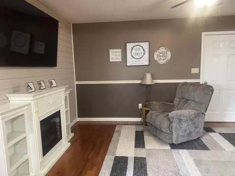 Living - 7344 Sweetbriar Dr, Talbott, TN 37877 photo 4 of 6