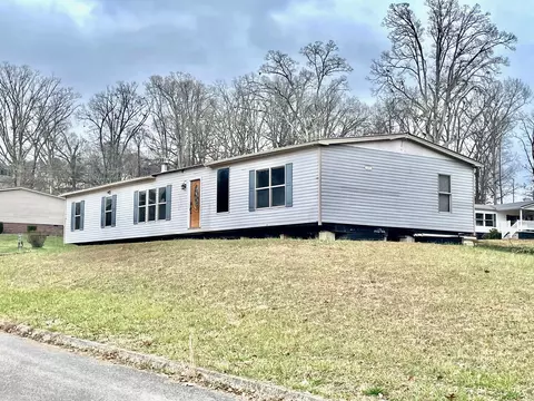 603 St John Dr, Dandridge, TN 37725