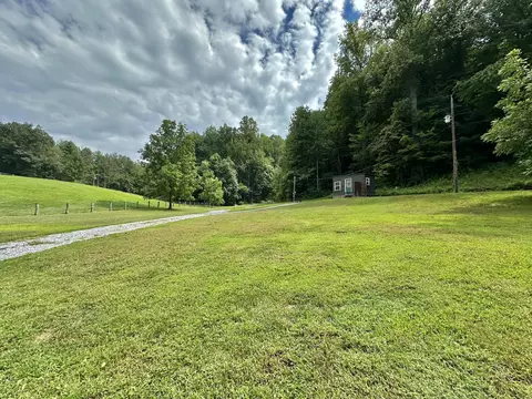 5750 Henry Town Rd, Sevierville, TN 37876