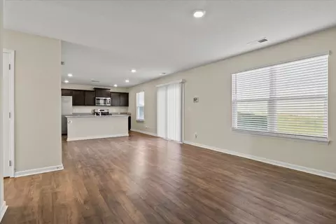Living - 1212 Cole Dr, Talbott, TN 37877 photo 2 of 4