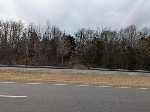 711 Highway 92, Dandridge, TN 37725