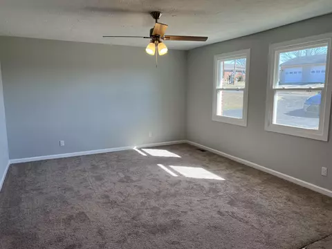 Living - 486 Kirkham Rd, Bean Station, TN 37708 photo 2 of 2