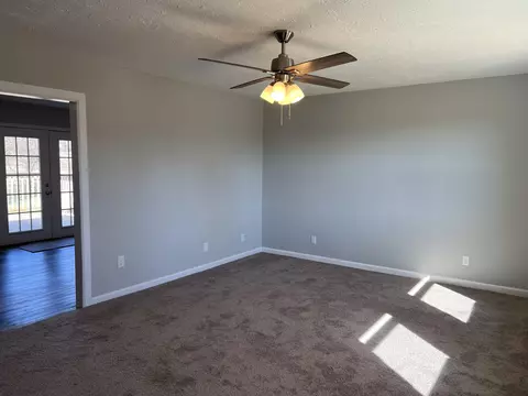 Living - 486 Kirkham Rd, Bean Station, TN 37708 photo 1 of 2