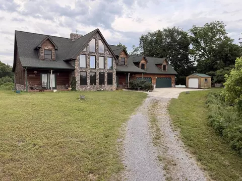 2760 Forest Ridge Rd, Dandridge, TN 37725