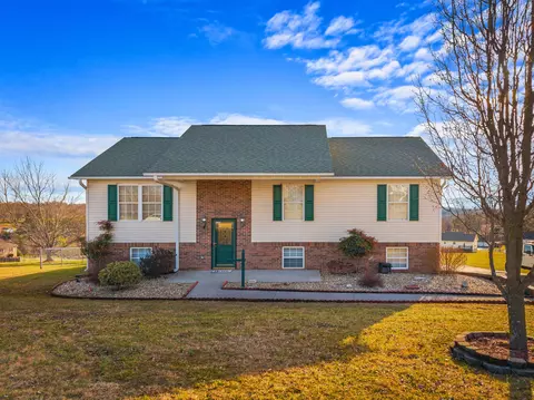 544 Keene Cir, Dandridge, TN 37725