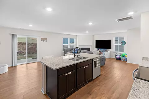 Kitchen - 124 Waverly Path, Talbott, TN 37877 photo 2 of 2