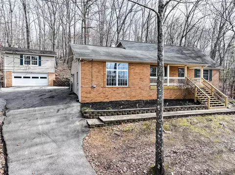 16 Monaco Ln, Oak Ridge, TN 37830