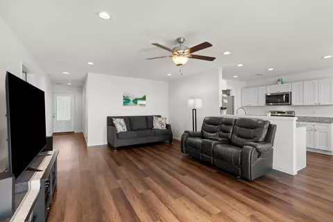 1213 Cole Dr, Talbott, TN 37877 photo 6