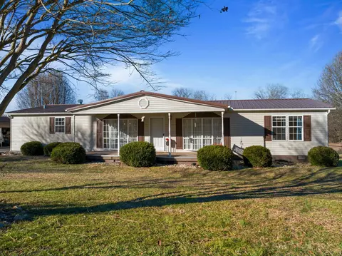 1009 Old Newport Hwy, Dandridge, TN 37725