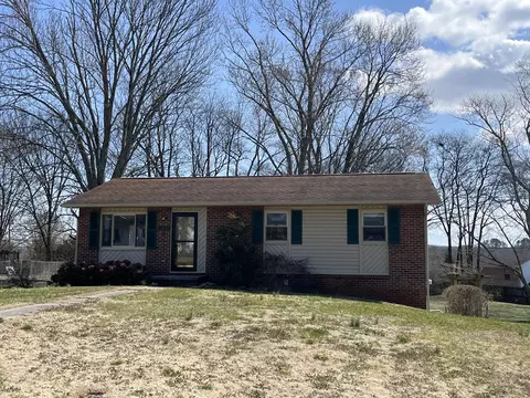 410 Hilltop Dr, Jefferson City, TN 37760