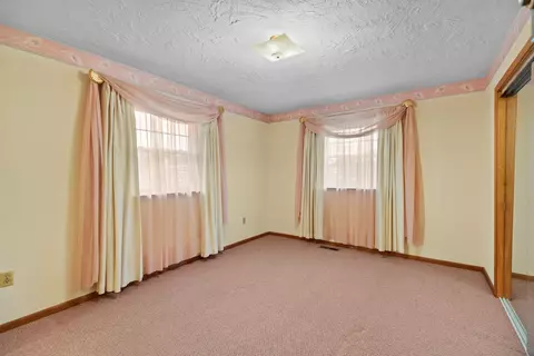 Bedroom - 8186 Welch Dr, Talbott, TN 37877 photo 2 of 4
