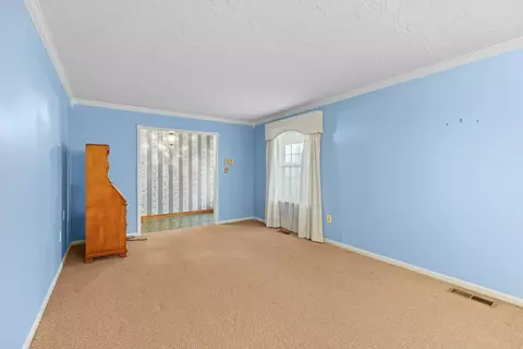 Living - 8186 Welch Dr, Talbott, TN 37877 photo 2 of 2
