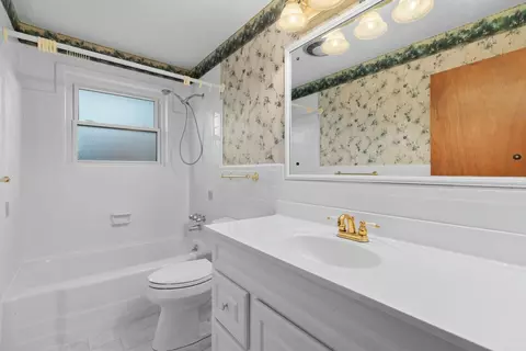 Bath - 8186 Welch Dr, Talbott, TN 37877 photo 1 of 2