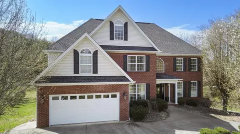 1013 Hickory View Dr, Morristown, TN 37814
