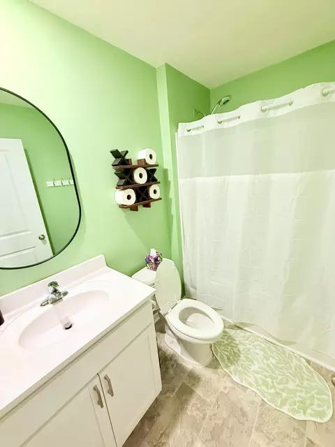 Bath - 824 Greene Meadow Dr, Talbott, TN 37877 photo 4 of 4