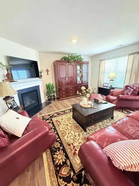 Living - 824 Greene Meadow Dr, Talbott, TN 37877 photo 2 of 2