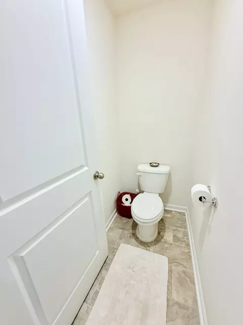 Bath - 824 Greene Meadow Dr, Talbott, TN 37877 photo 1 of 4