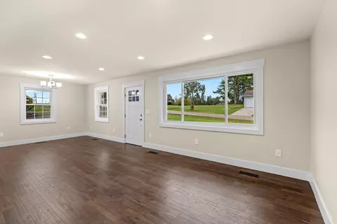Living - 686 Lakeshore Rd, Talbott, TN 37877 photo 1 of 3
