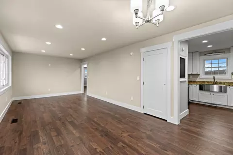 Living - 686 Lakeshore Rd, Talbott, TN 37877 photo 2 of 3