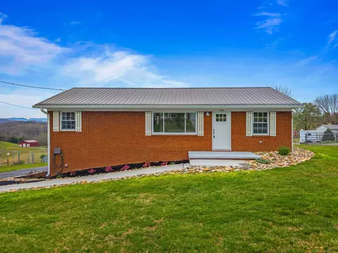 Exterior - 686 Lakeshore Rd, Talbott, TN 37877 photo 2 of 3