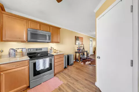 Kitchen - 1563 Senator Cir, Talbott, TN 37877 photo 3 of 3