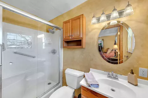 Bath - 1563 Senator Cir, Talbott, TN 37877 photo 1 of 4