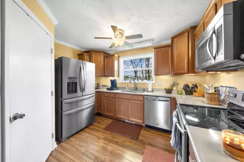 Kitchen - 1563 Senator Cir, Talbott, TN 37877 photo 2 of 3