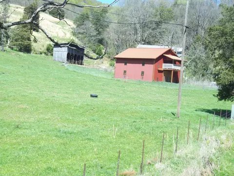 2722 Rebel Hollow Rd, Tazewell, TN 37879