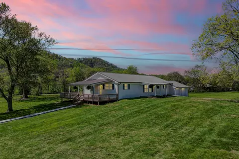 118 Futuristic Rd, Mooresburg, TN 37811