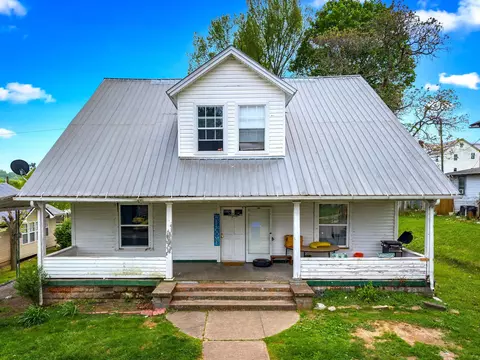 225 W Louise Ave, Morristown, TN 37813