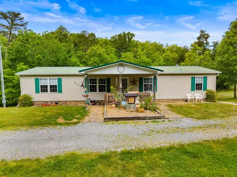 3000 Mountain Rd, Whitesburg, TN 37891
