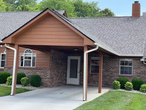 1412 Secreretariat Dr, Morristown, TN 37814