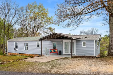 1345 Paradise Ln, Dandridge, TN 37725