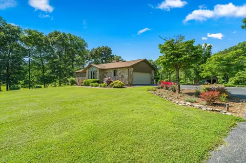 1869 Universal Rd, New Market, TN 37820