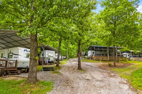 1370 Flat Woods Rd, Dandridge, TN 37725