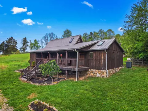 265 Martin Carmack Lane Ln, Harrogate, TN 37752