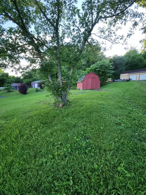 Exterior - 204 Clearview Dr, Bean Station, TN 37708 photo 4 of 5