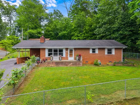 1549 Park Ln, Sevierville, TN 37876