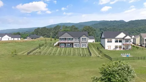 Exterior - 223 Masters Ln, Bean Station, TN 37708 photo 8 of 9